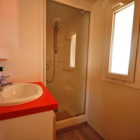 Holiday home Bungalow De Lujo Con Jacuzzi Y Piscina Privada - Cerca De La Playa En - Es-180-98