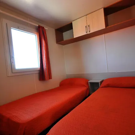 Holiday home Bungalow De Lujo Con Jacuzzi Y Piscina Privada - Cerca De La Playa En - Es-180-98 *