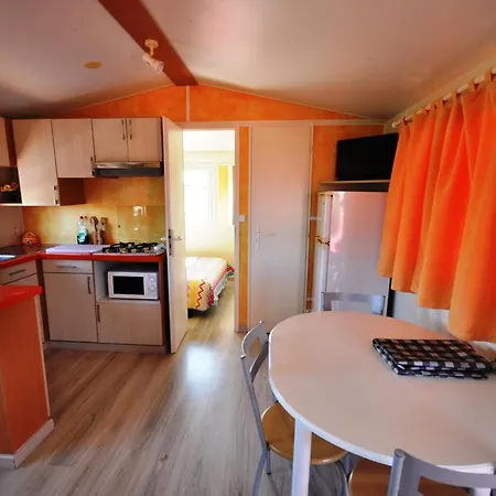 Bungalow De Lujo Con Jacuzzi Y Piscina Privada - Cerca De La Playa En - Es-180-98 Holiday home
