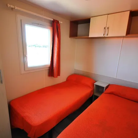 Holiday home Bungalow De Lujo Con Jacuzzi Y Piscina Privada - Cerca De La Playa En - Es-180-98 Conil De La Frontera