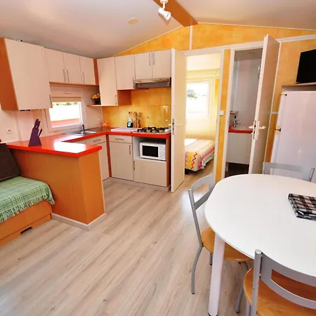 Bungalow De Lujo Con Jacuzzi Y Piscina Privada - Cerca De La Playa En - Es-180-98 Holiday home Conil De La Frontera