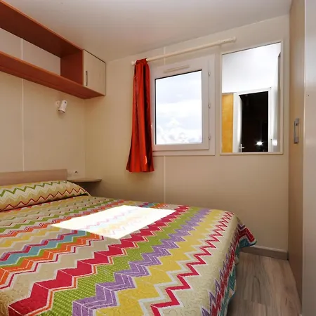 Bungalow De Lujo Con Jacuzzi Y Piscina Privada - Cerca De La Playa En - Es-180-98 *